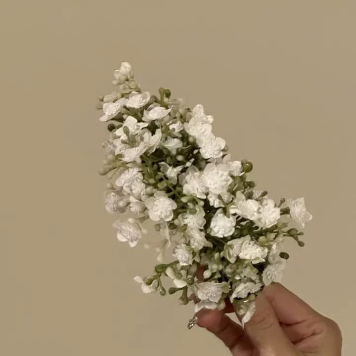 Single white flower hair clip