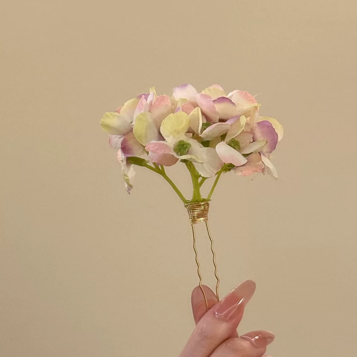 Gradient flower hairpin single