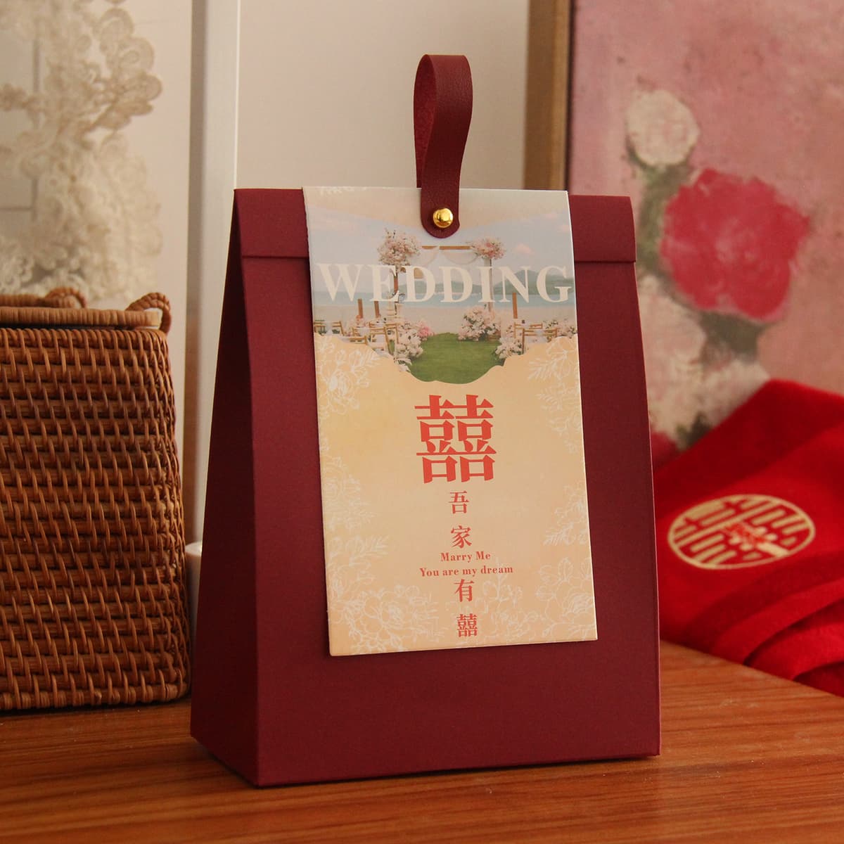 Wine red romantic gift box + red handle