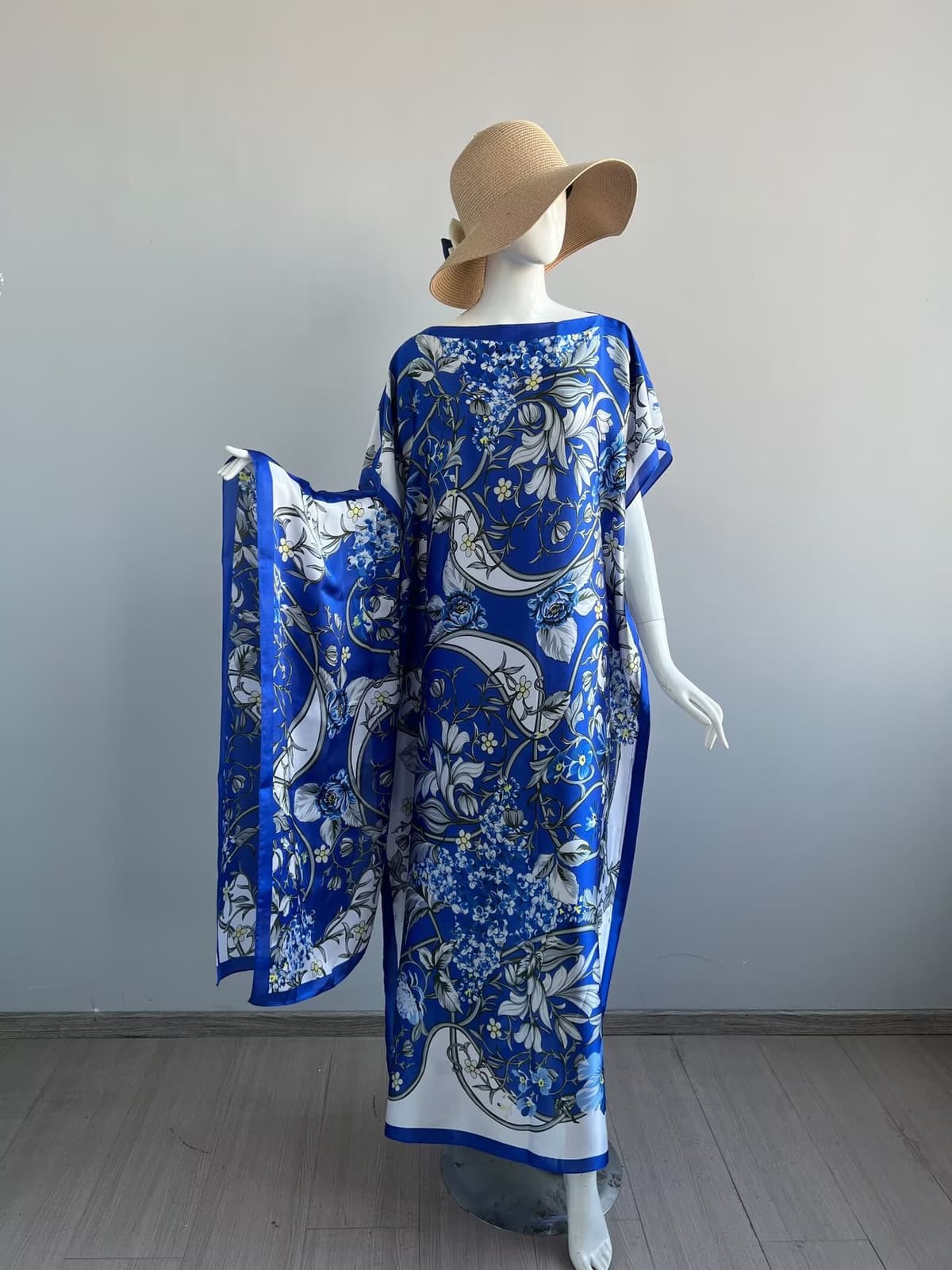 048-vine flower-sapphire blue