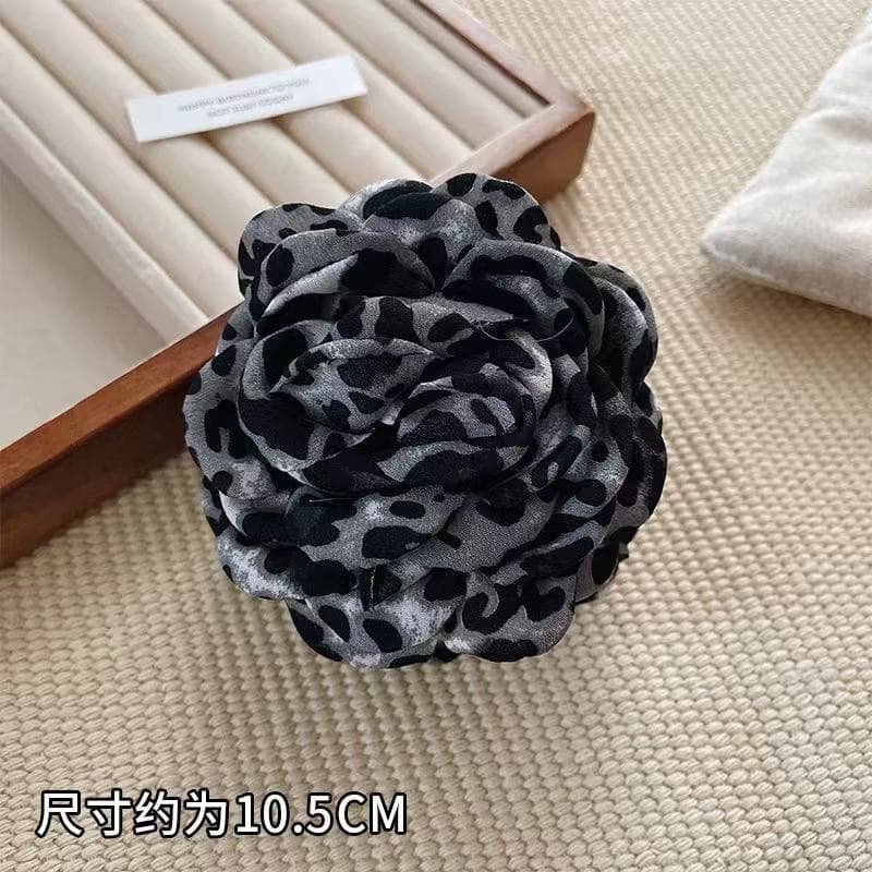 6025caro same style gripper-black and gray leopard print