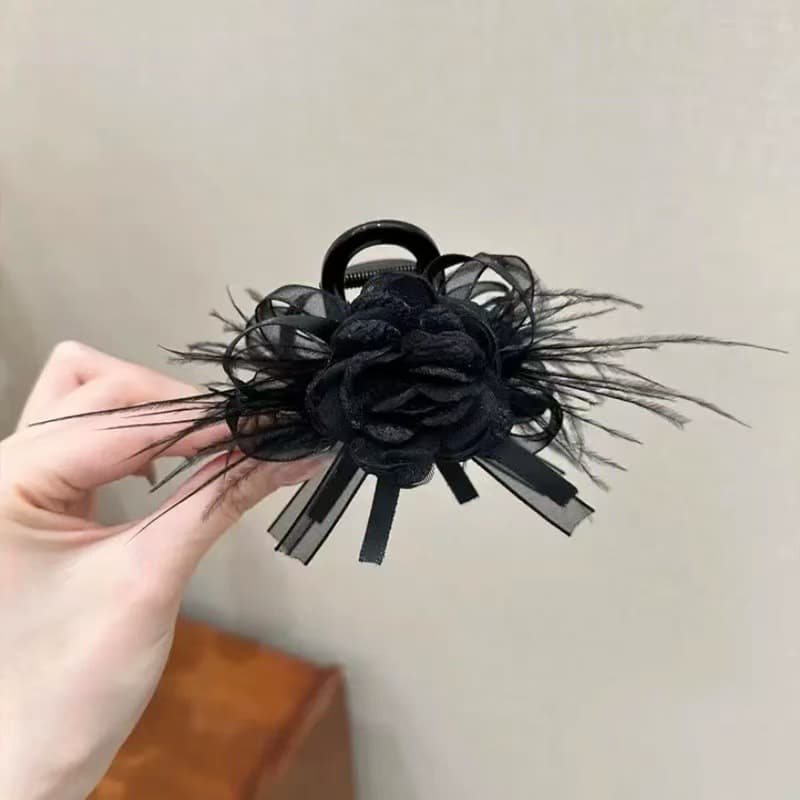 5114 camellia feather clip-black