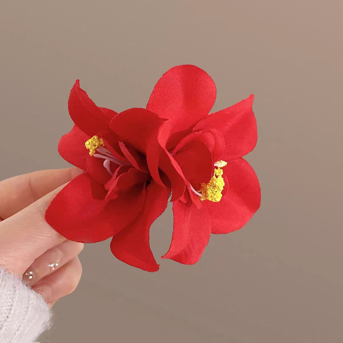 Red flower hairpin