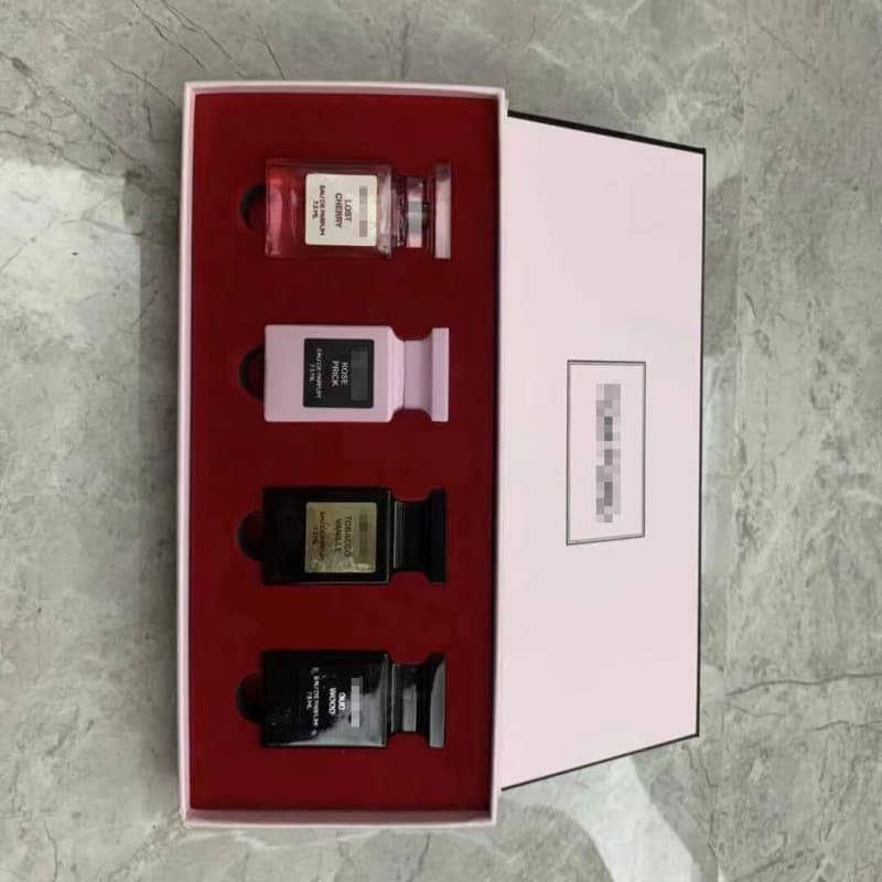 Tf powder box set of four + gift bag