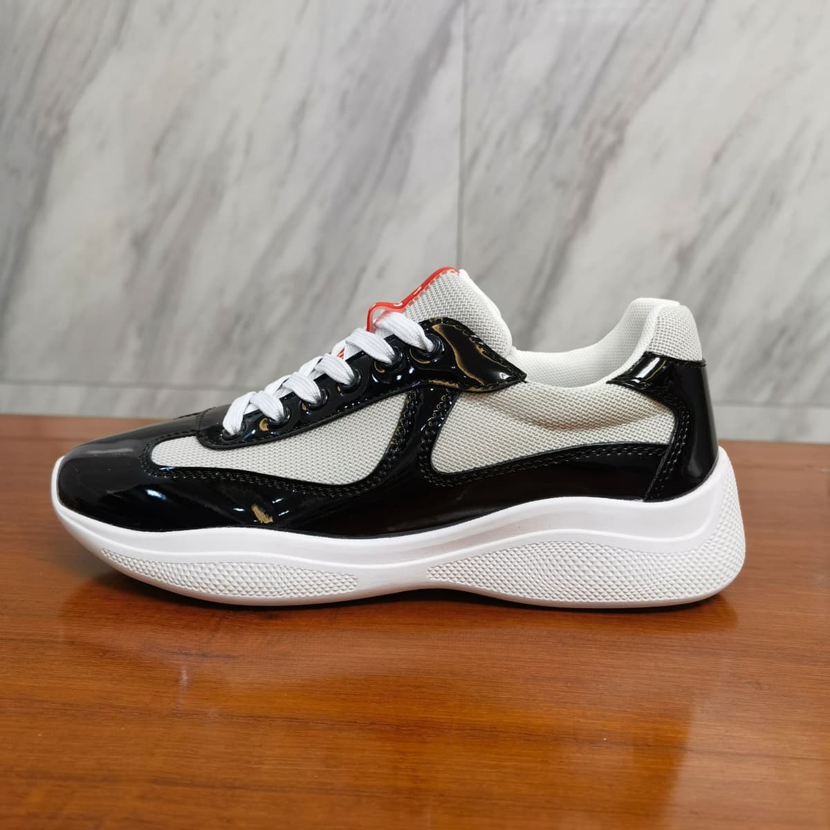 Yun prada black shiny leather