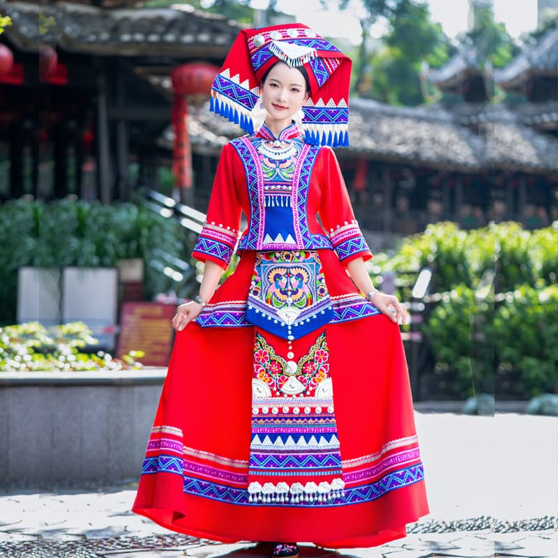 Lw women's red suit + fan-shaped headwear