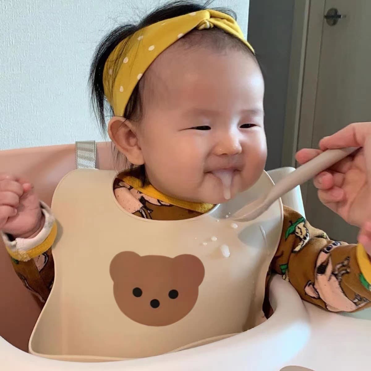 Silicone bib classic bear