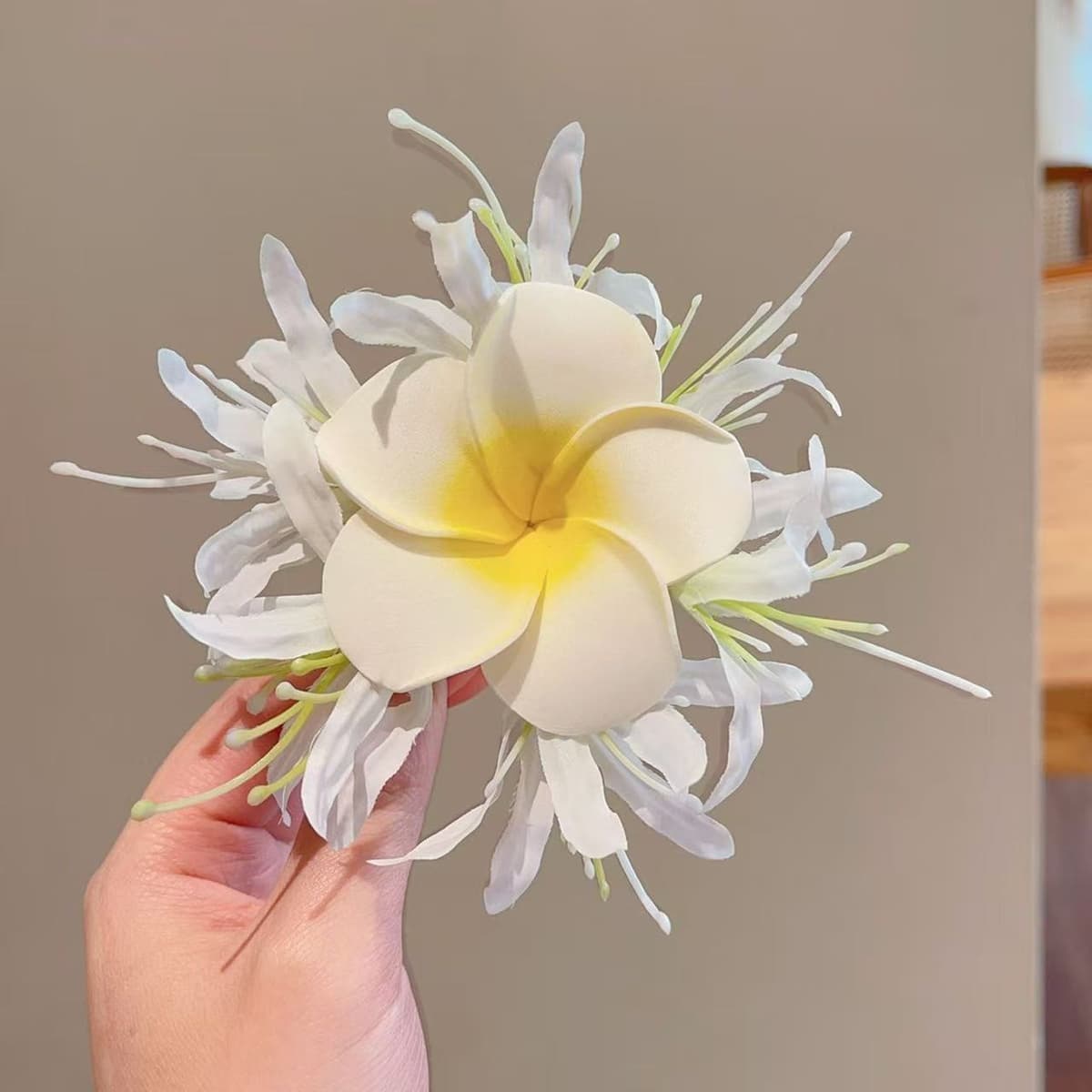 7325 "bian an" plumeria hair clip - beige