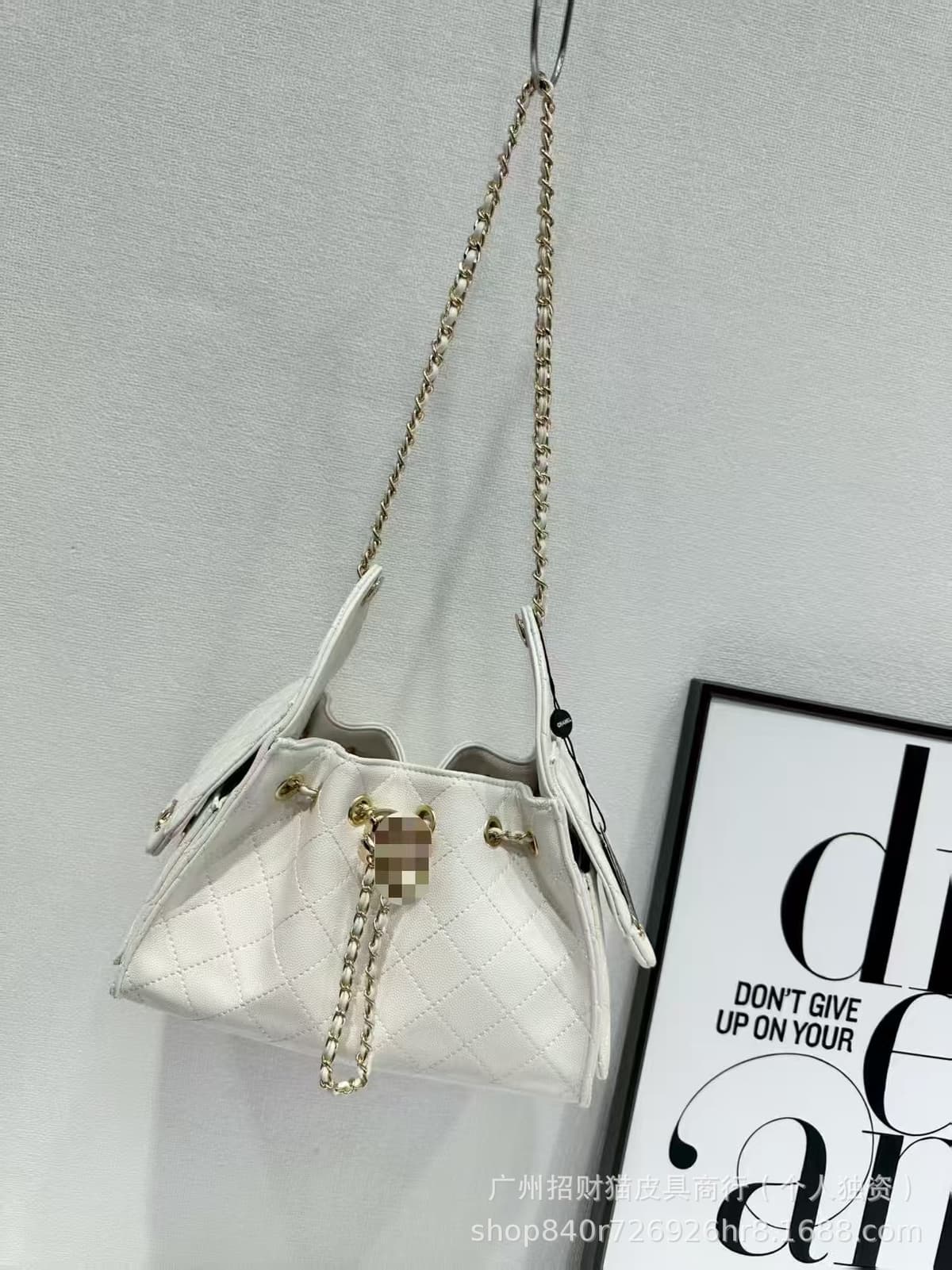 3712 caviar white small