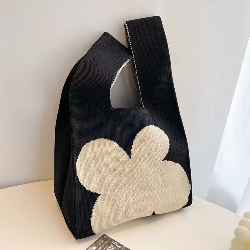 Four-leaf clover-black