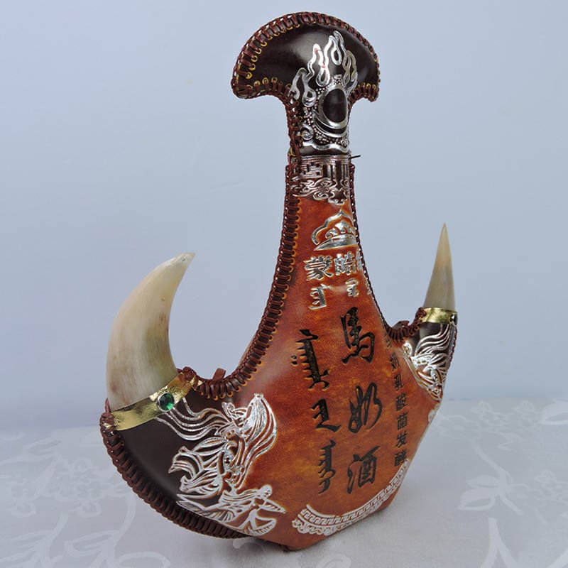 Inner Mongolia Specialty leather pot wine distilled milk wine 16 degrees 500ml real horn leather bag horse milk wine hand sewing 3