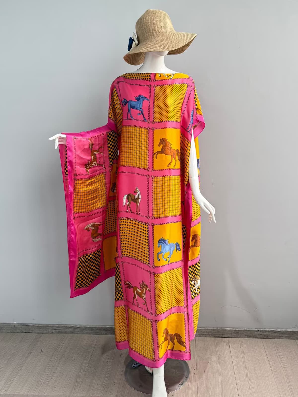 606-four-grid horse-rose pink