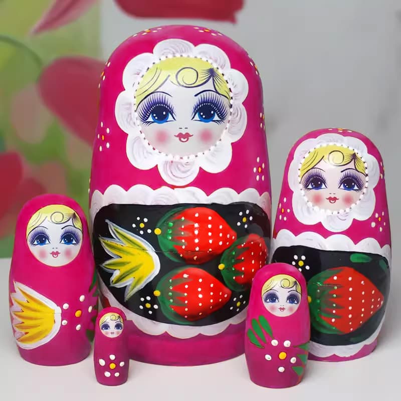 5 layers of pink strawberries (11cm high)