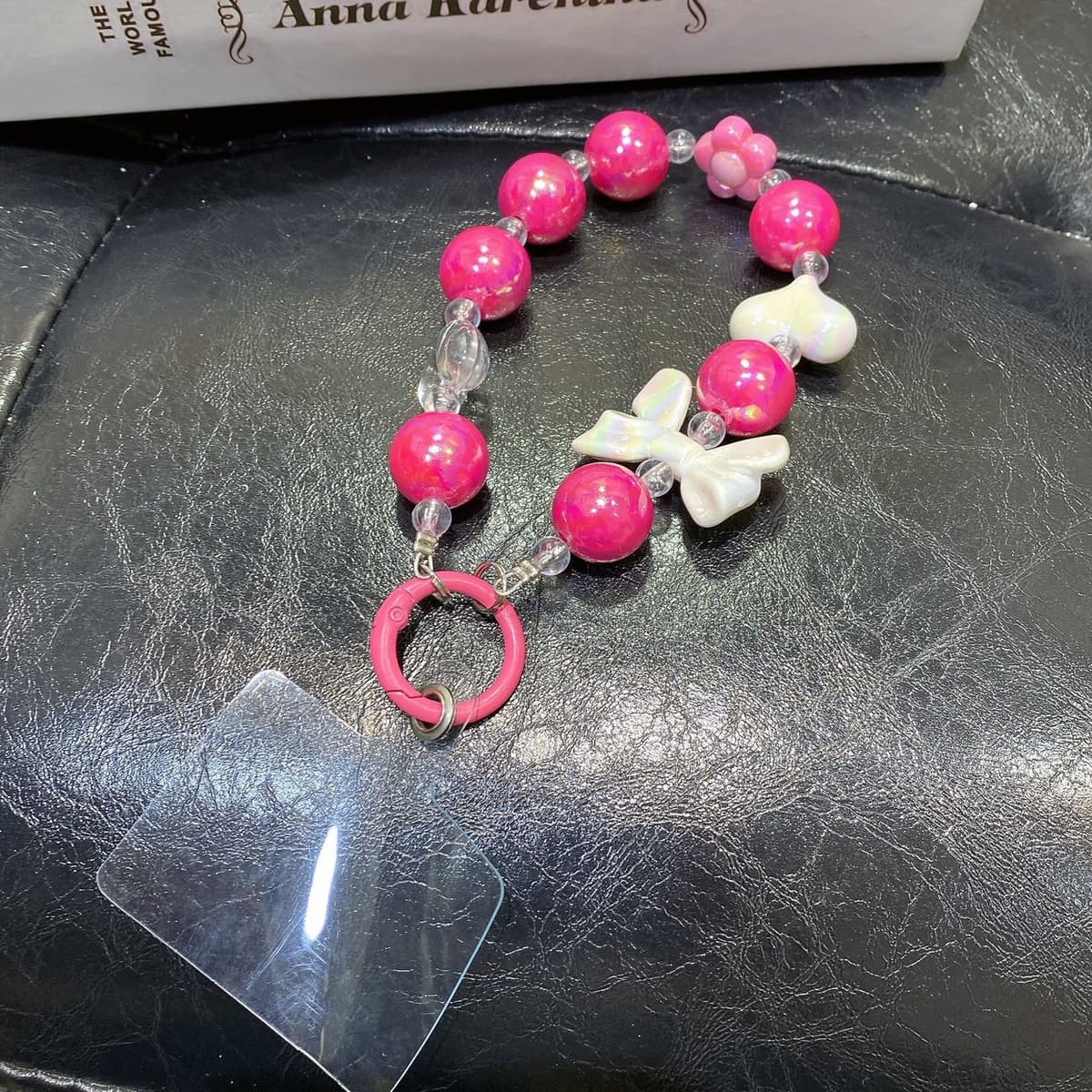 Flower beaded mobile phone chain red