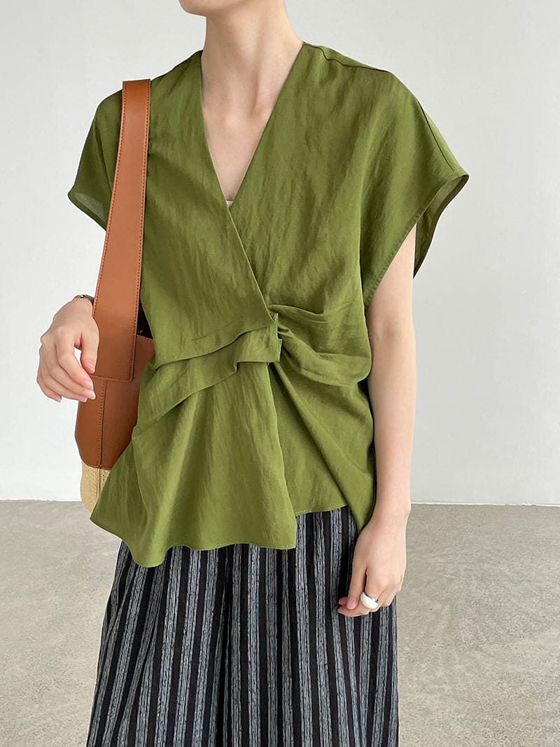 Taochuan 26 Summer V-Neck Design with Small Flutter Sleeves Women's Relaxed Pleated Sleeveless Top 26057 1
