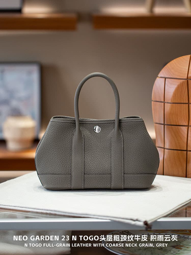 Cumulonimbus gray (without gift box and long shoulder strap)