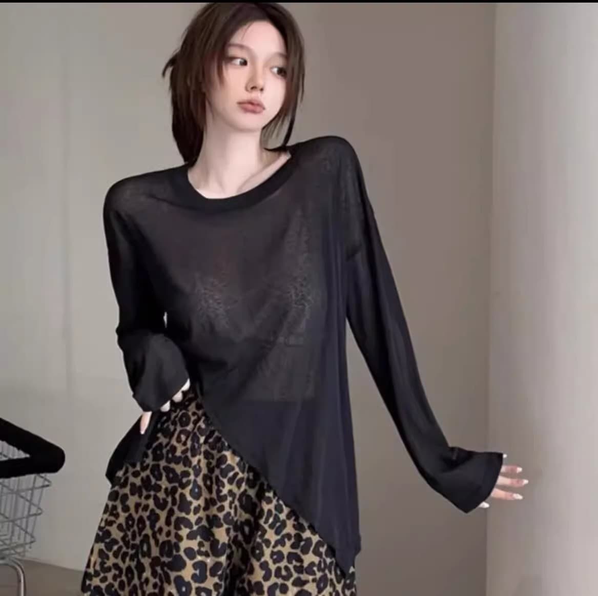Black [high quality model]