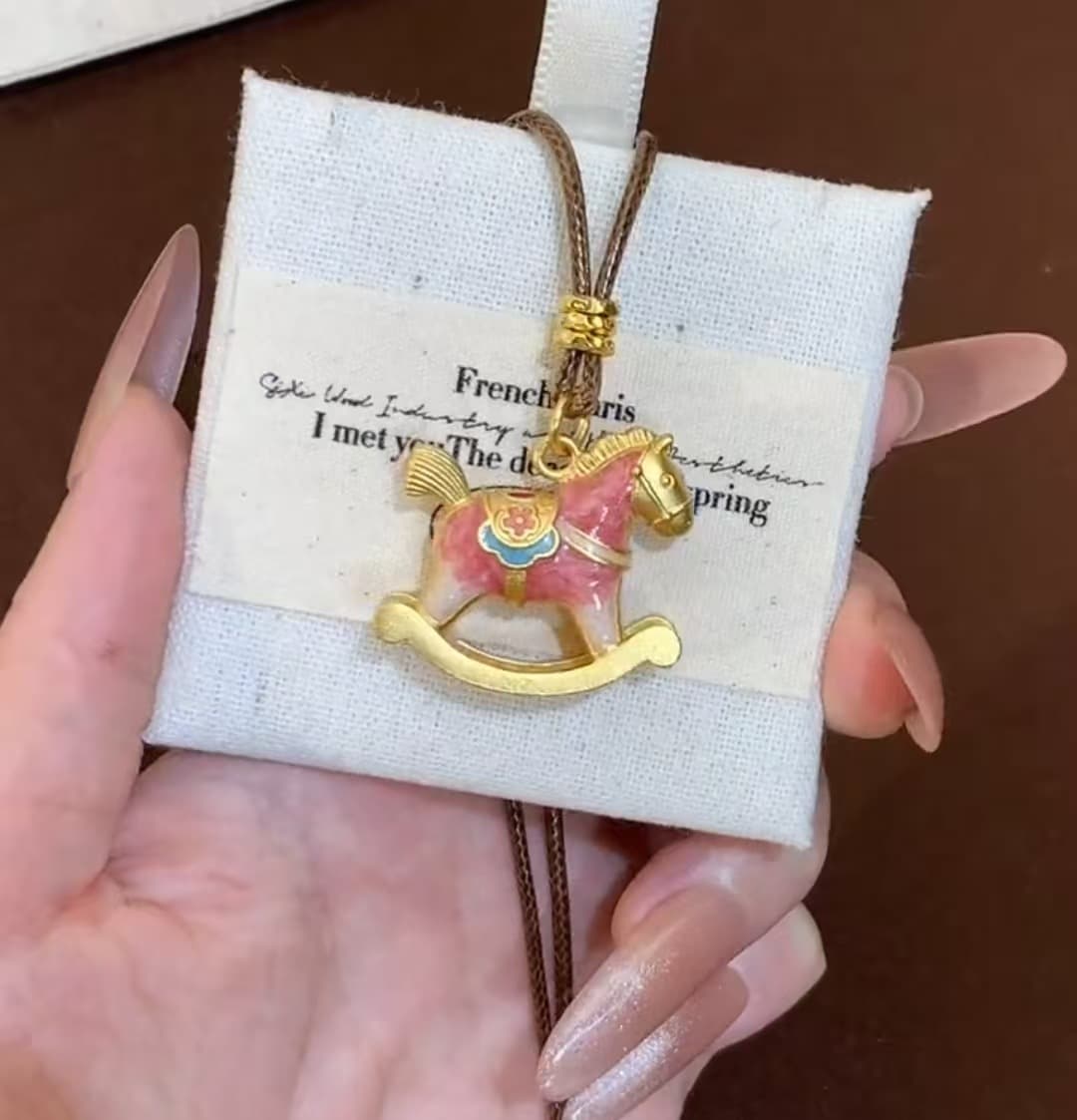 Enamel cute little wooden horse necklace, approximately 5 grams