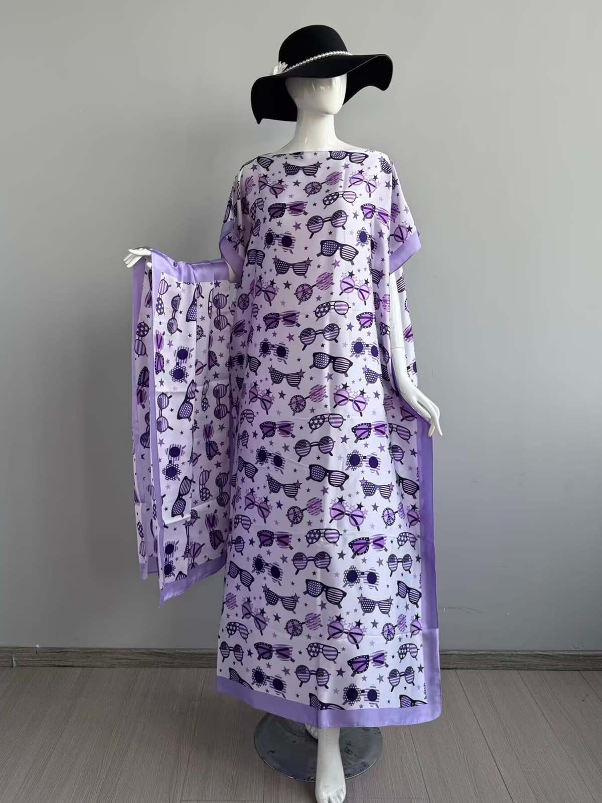 447 - blooming night - taro white purple