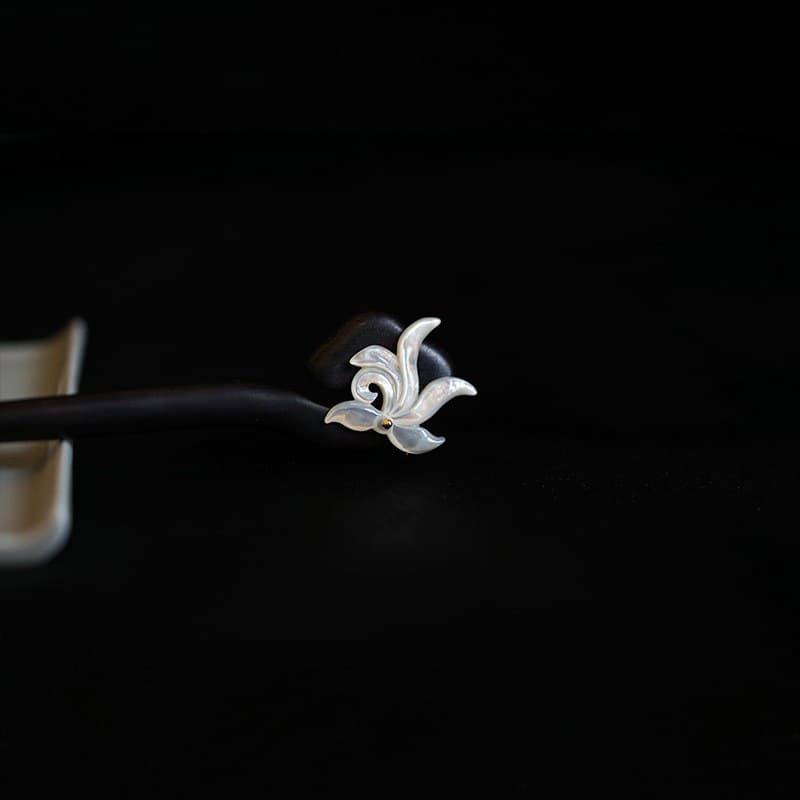 A57 white shell orchid hairpin [natural Ebony]]