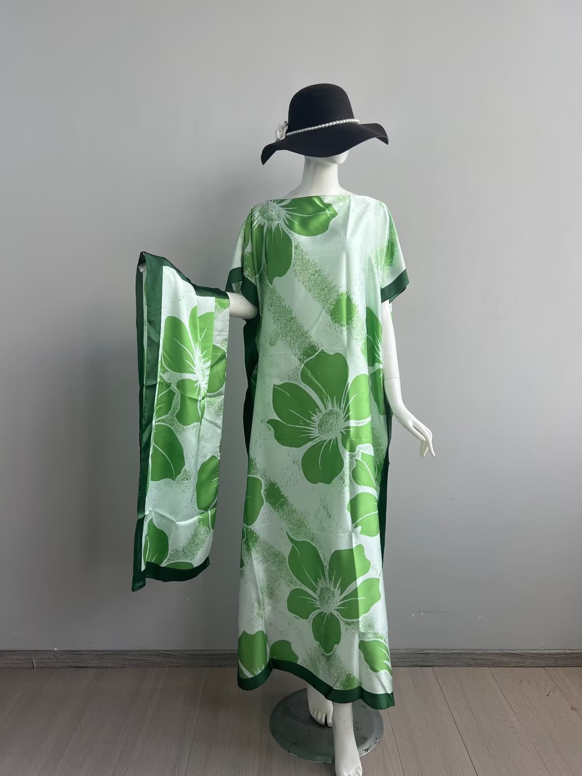173-island hibiscus-light mint green