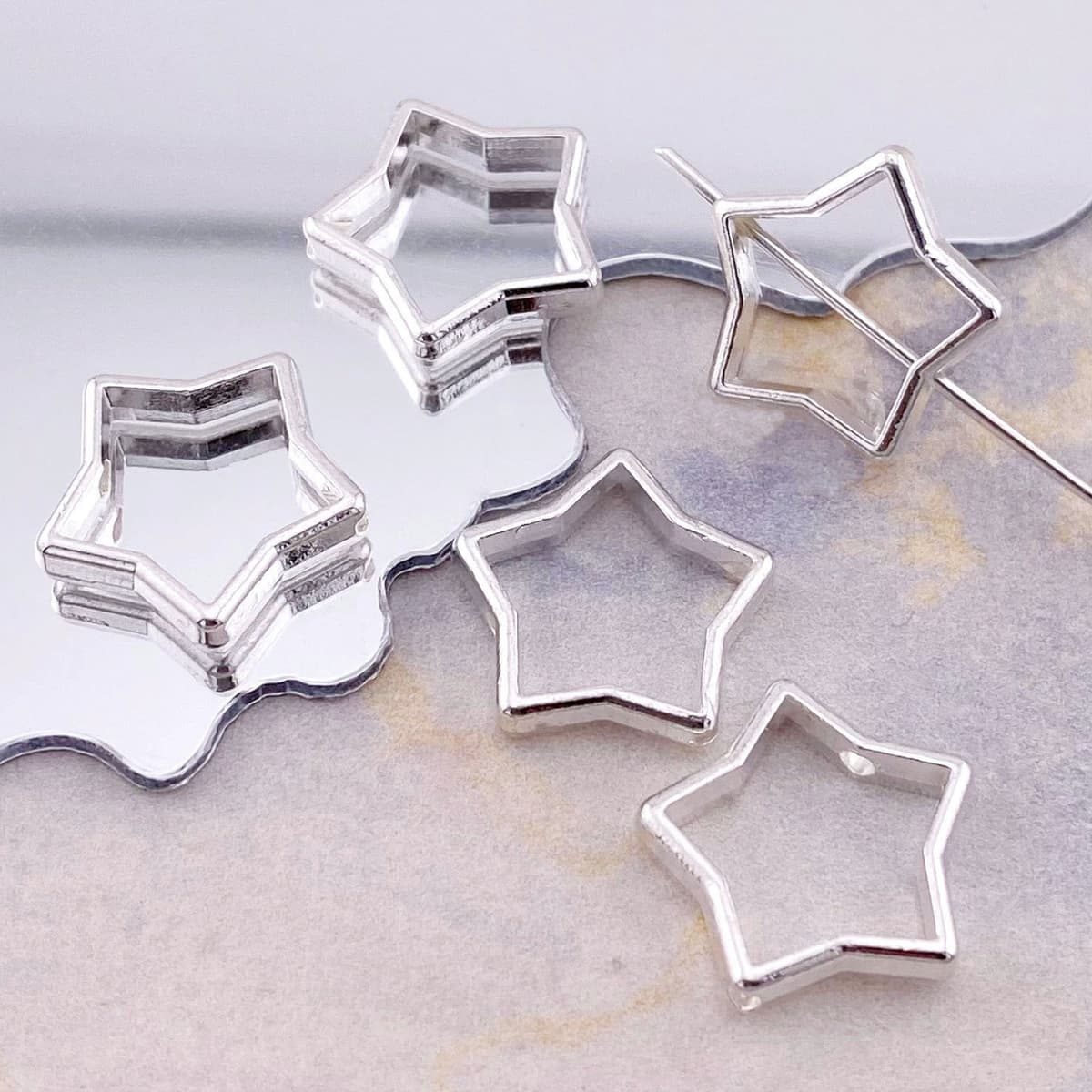 A726 [bright silver] card 8mm star bead circle 15.2*14.6mm (hole 10.9mm)