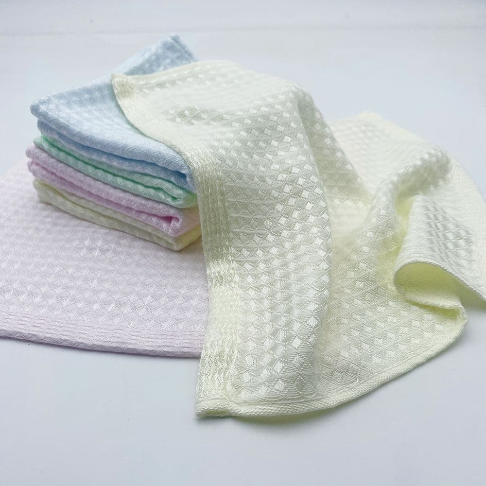 4 pieces 26*26cm 1 blue 1 yellow 1 pink 1 green