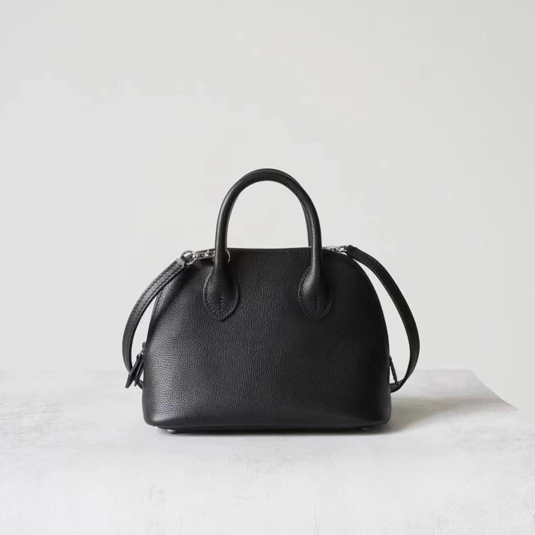 Black lining, black (semi-handmade, semi-waxed thread)