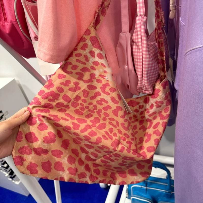 Pink leopard print [same style as song hye kyo [complete with three labels]