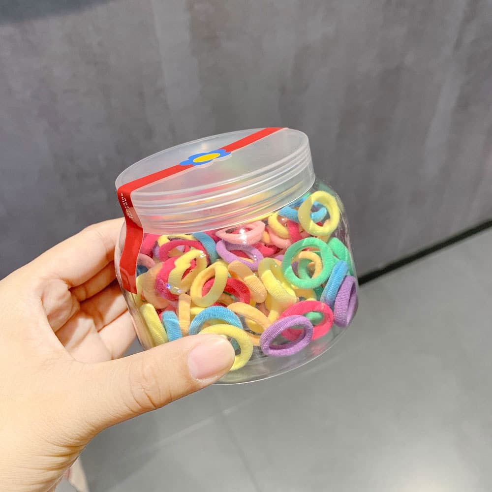 100 macarons [plastic jar]