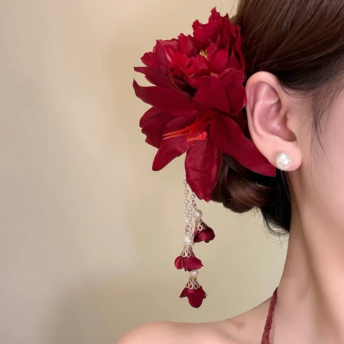 Red flower pearl tassel hair clip