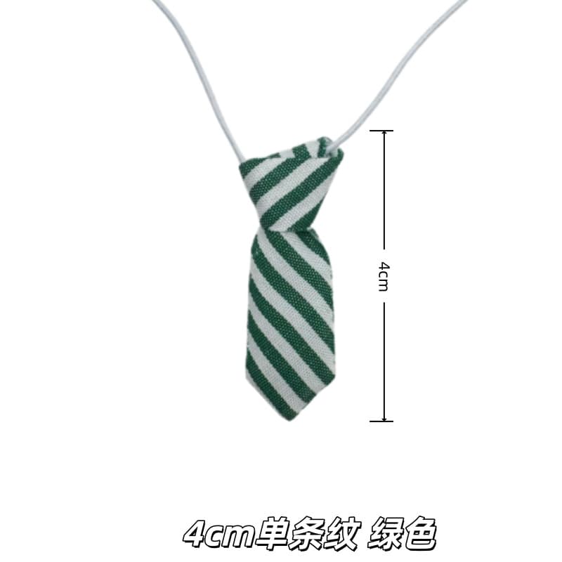 [single stripe] green and white large tie