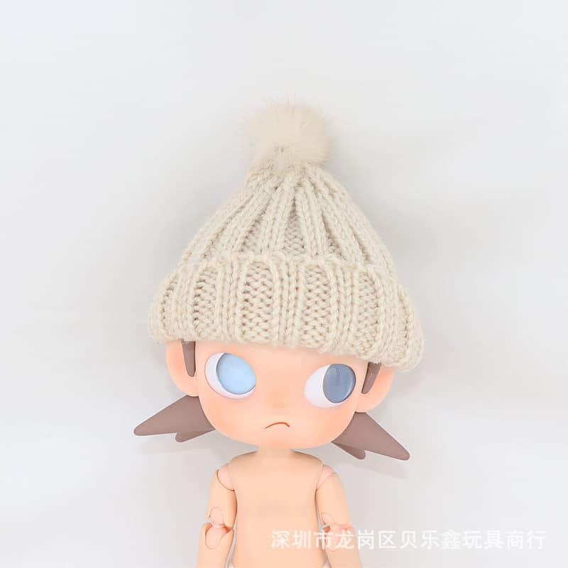 C 151m white fur ball cap (without baby)