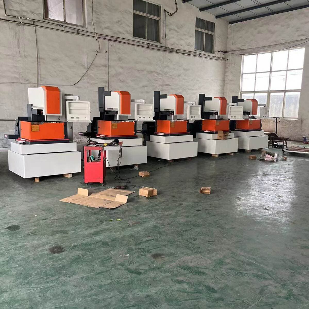 Jiangsu precision wire cutting machine tool high-speed CNC wire electric spark cutting machine tool factory processing 4
