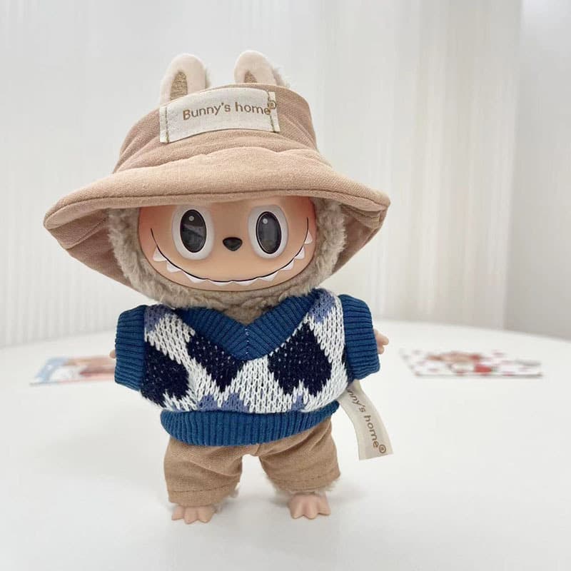 Sweetheart neck sweater suit + brown hat