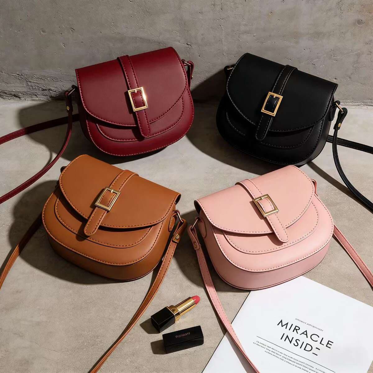 Simple Metal Buckle Flap Adjustable Shoulder Strap Crossbody Bag, Versatile and Stylish 2026 Commuter Women's Bag, Fashionable Saddle Bag 1