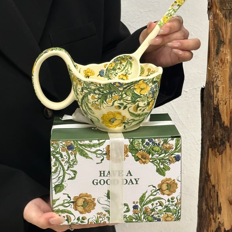 Curved handle cup - spring flower + flower spoon + portable gift box