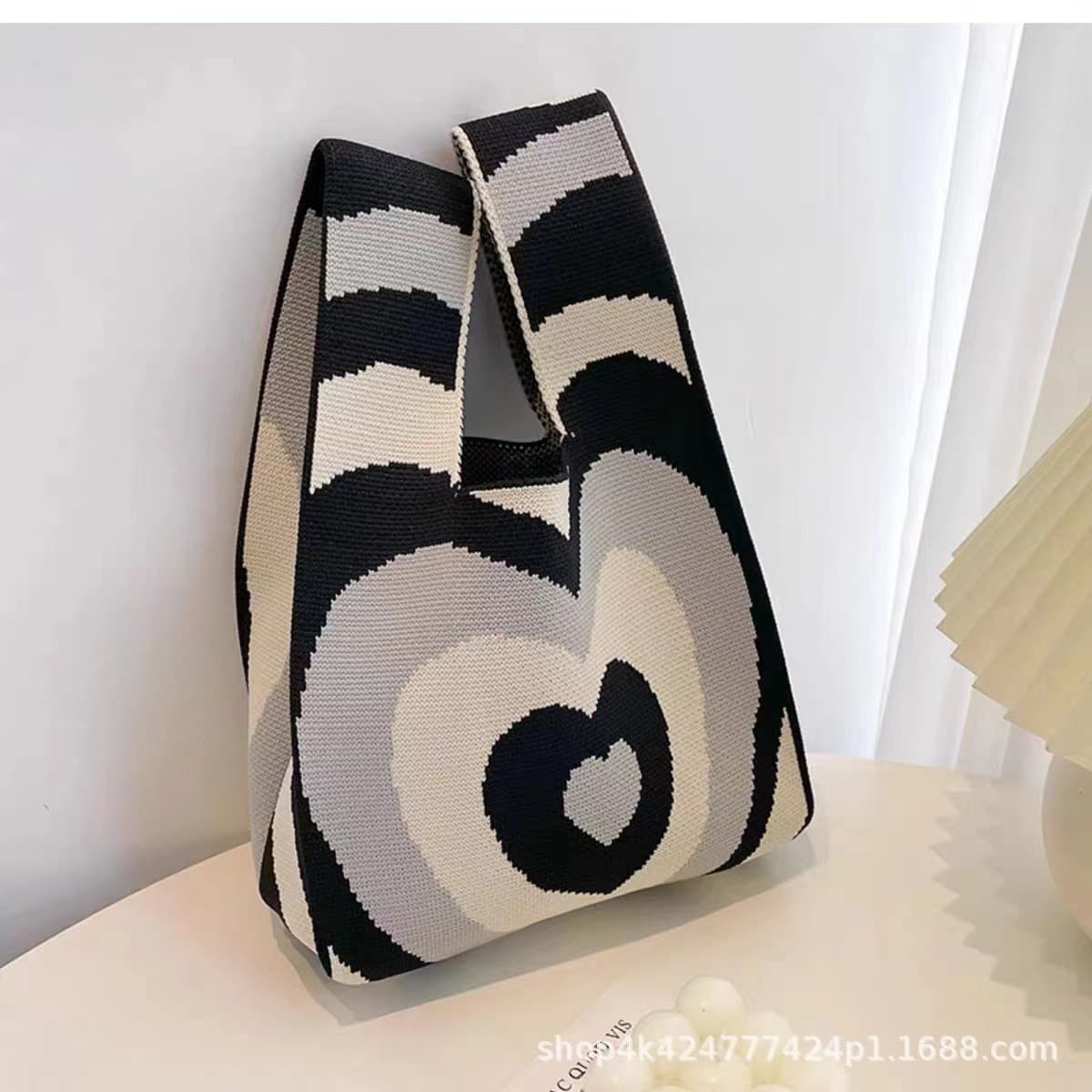 Love Peach-Black