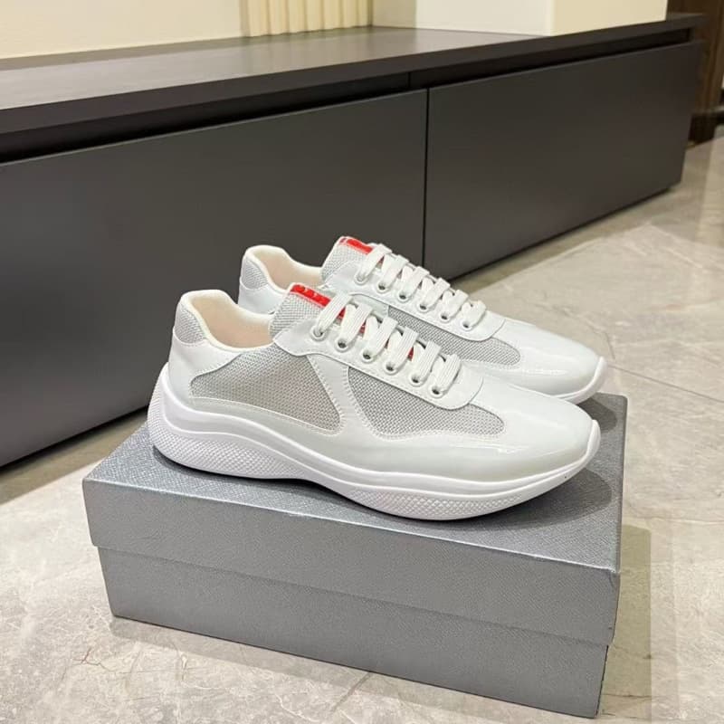 Pumi white