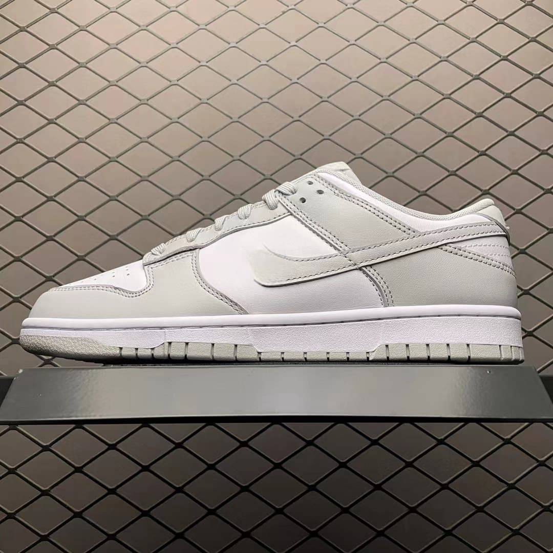 Dunk white gray