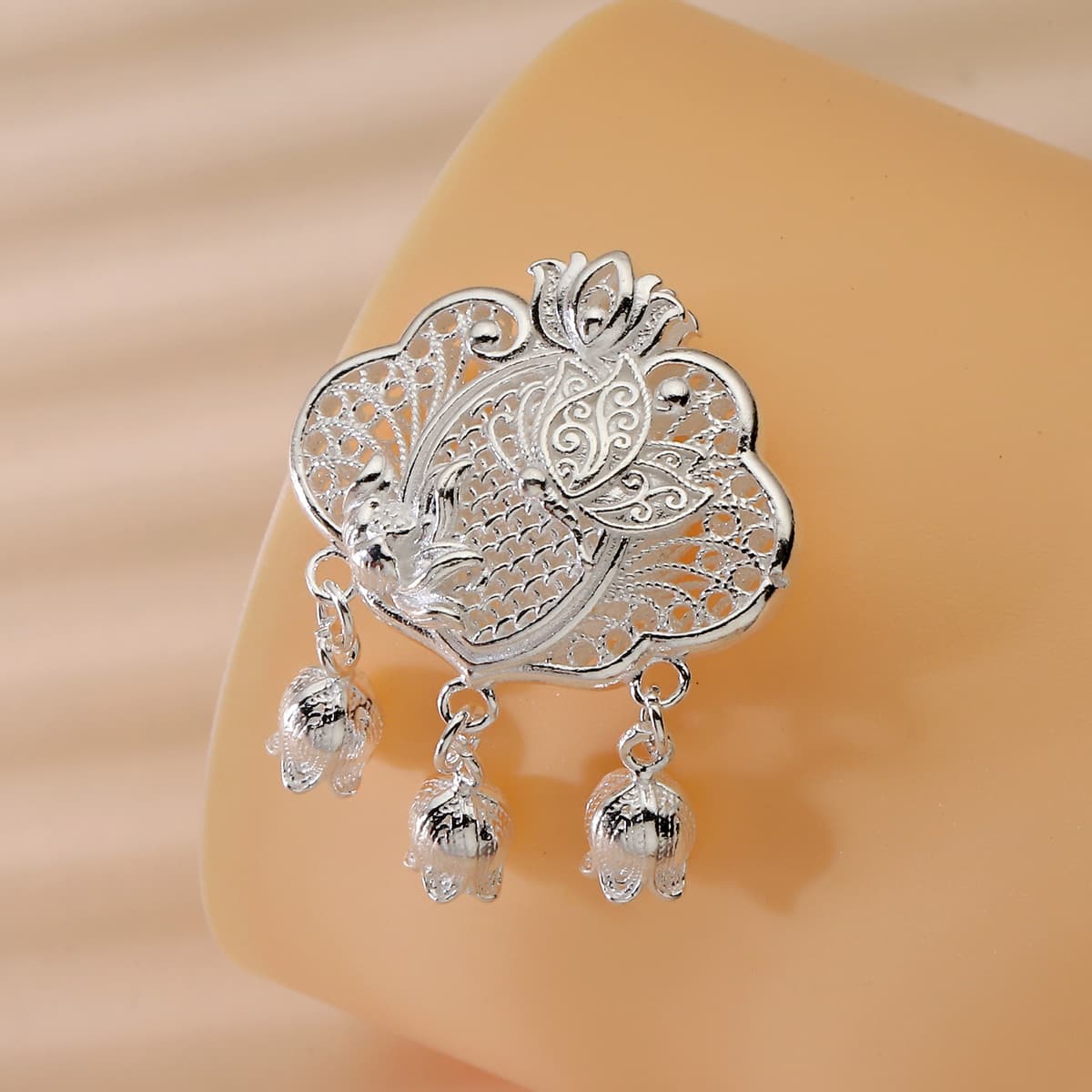 Filigree butterfly love flower lotus lock pendant approximately 4.7g