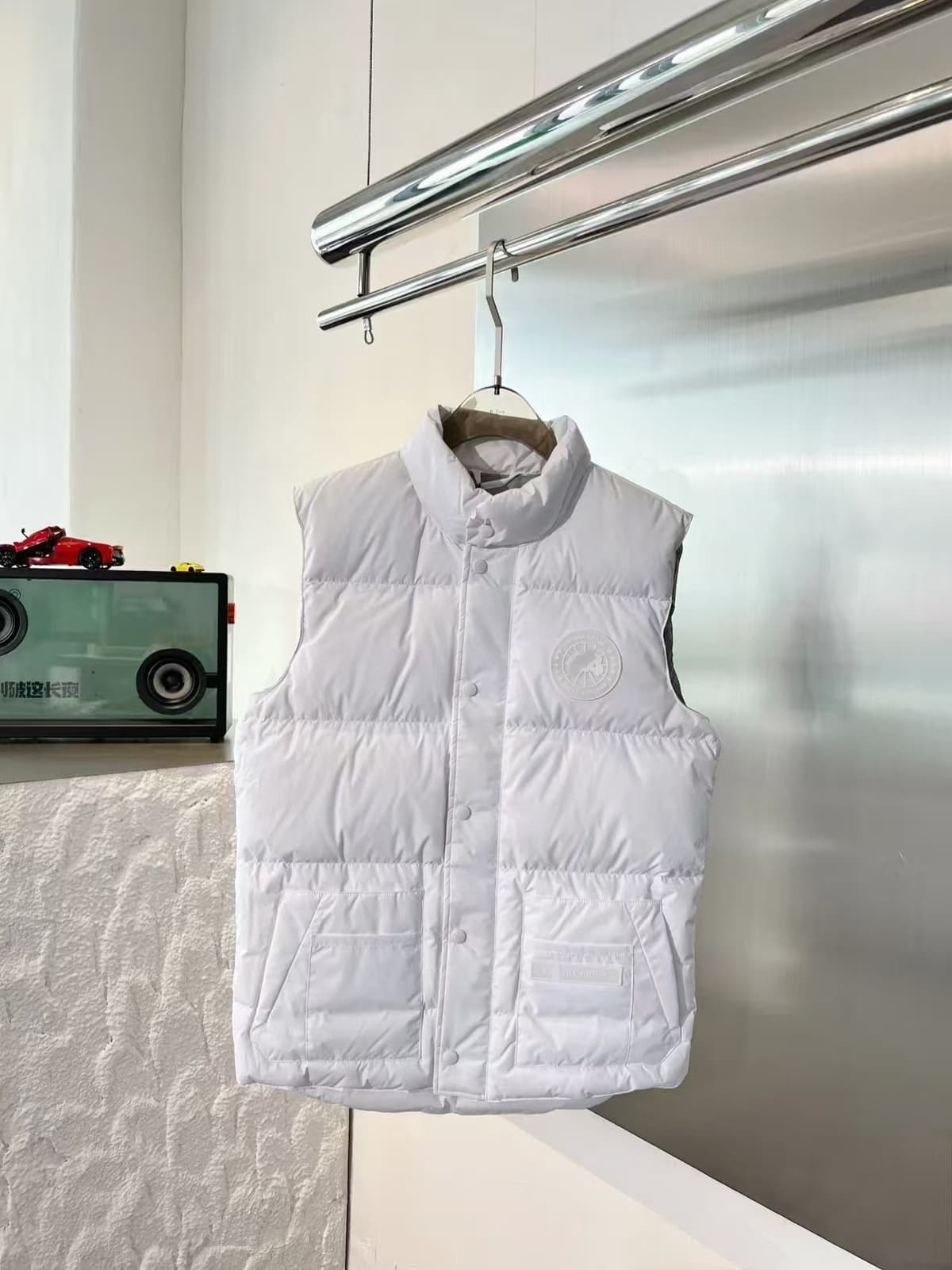 White label white