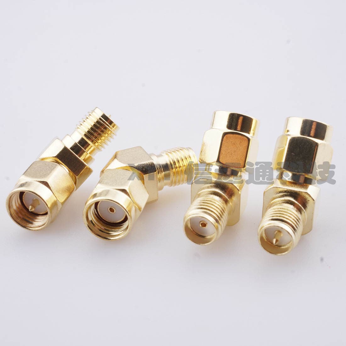 Sma Male to Female 45 Degree Connector through Gold Plating Can Be Customized According to the Sample Male and Female Interconnection Device 1