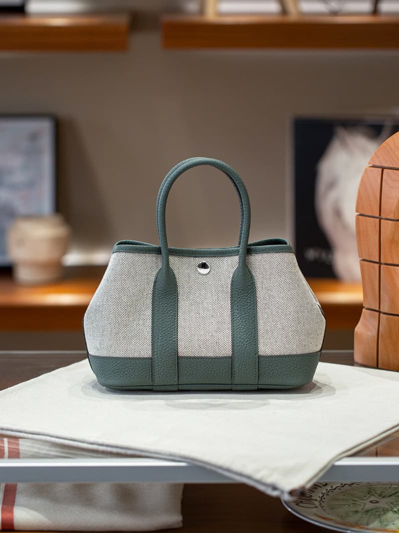 Almond green canvas (no gift box, no long shoulder strap)