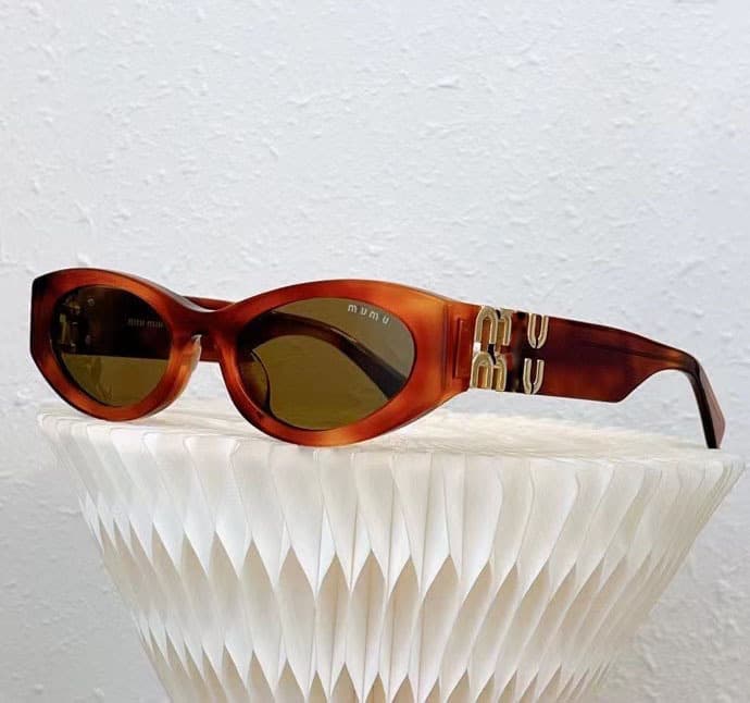 Tortoiseshell color