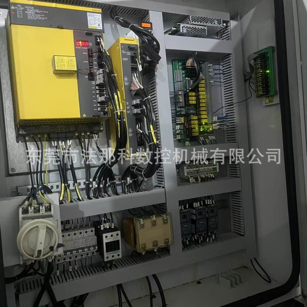 Transfer of Used Runxing T5 Drilling and Tapping Center Fanuc System Used Cnc Machine Used Machining Center Cnc 4