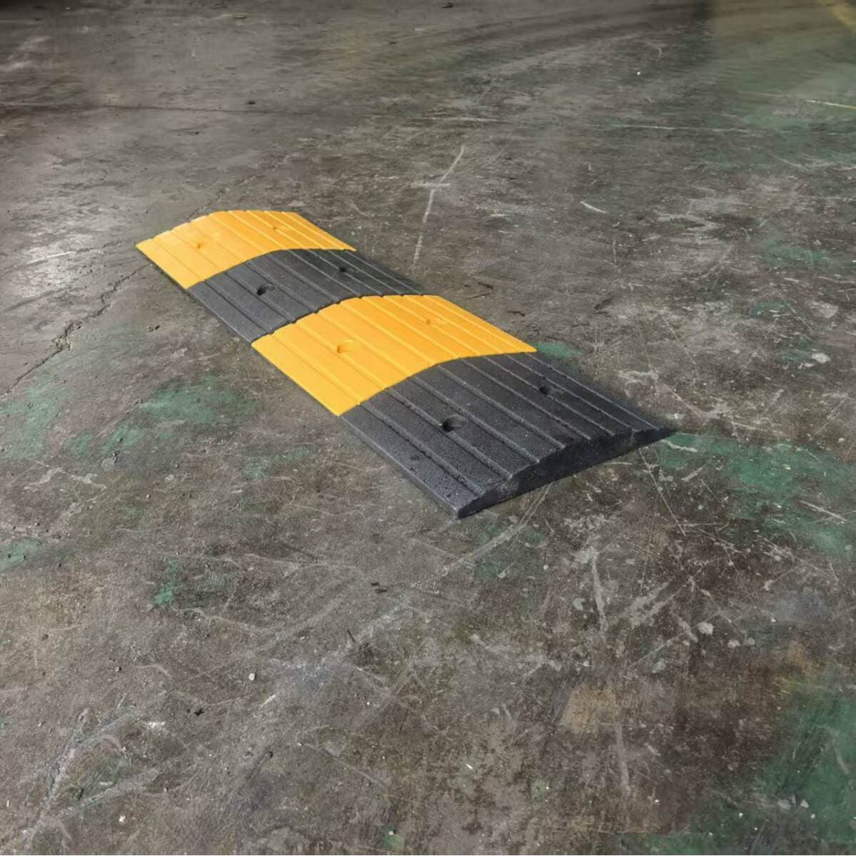 Rubber Speed Bumps, Cast Steel Thickened Traffic Facilities, Cast Iron Speed Limit Reduction Bumpers, Speed Humps 4
