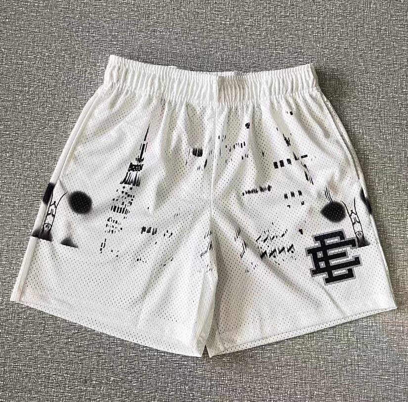 Whiteskylineinstockinstock