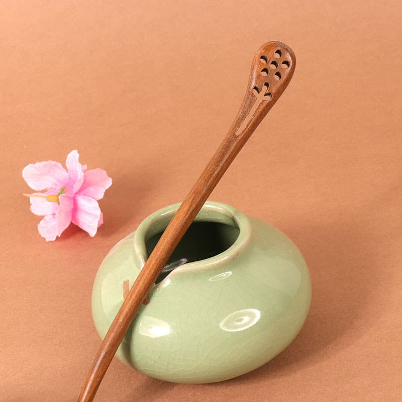 Green sandalwood---hollow printed plum (18cm)