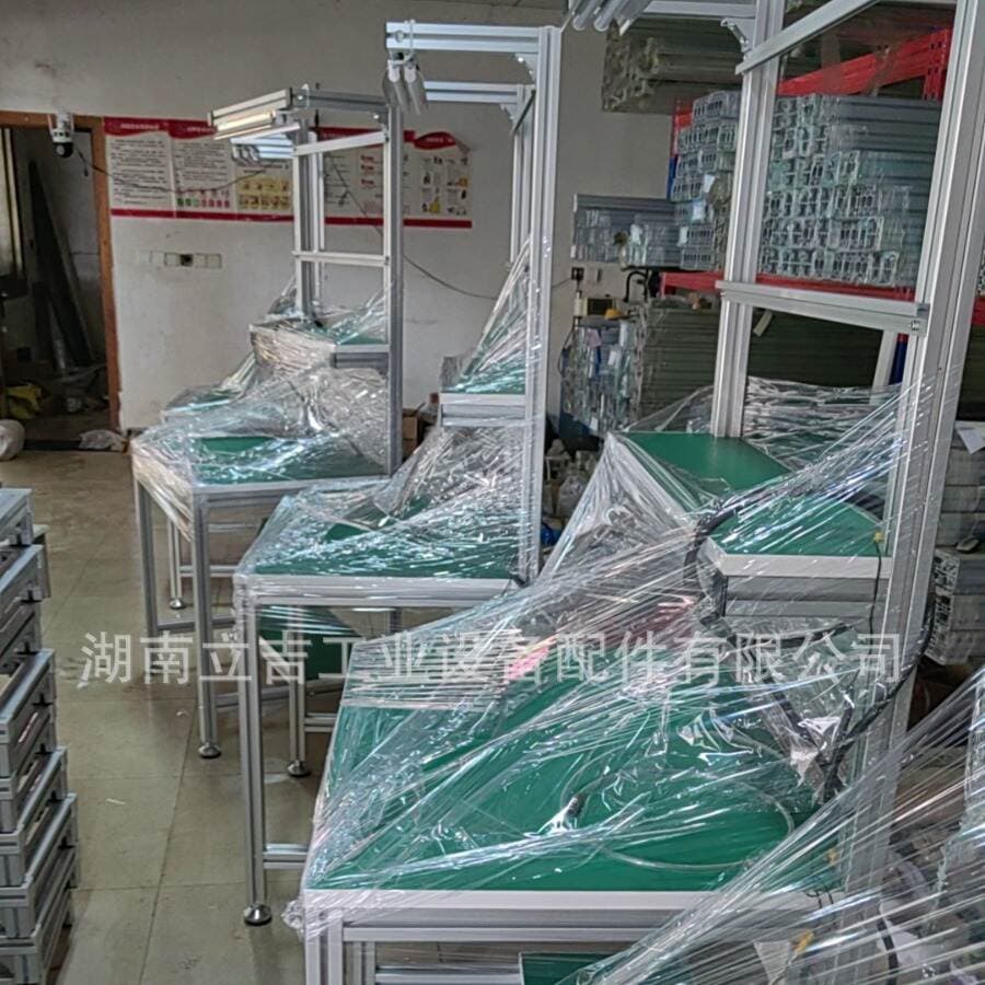 Hunan Source Factory Designs and Produces Single-Sided Assembly Line Production Workstations, Anti-Static Workbenches, and Workstations That Can Be Customized on Demand 3